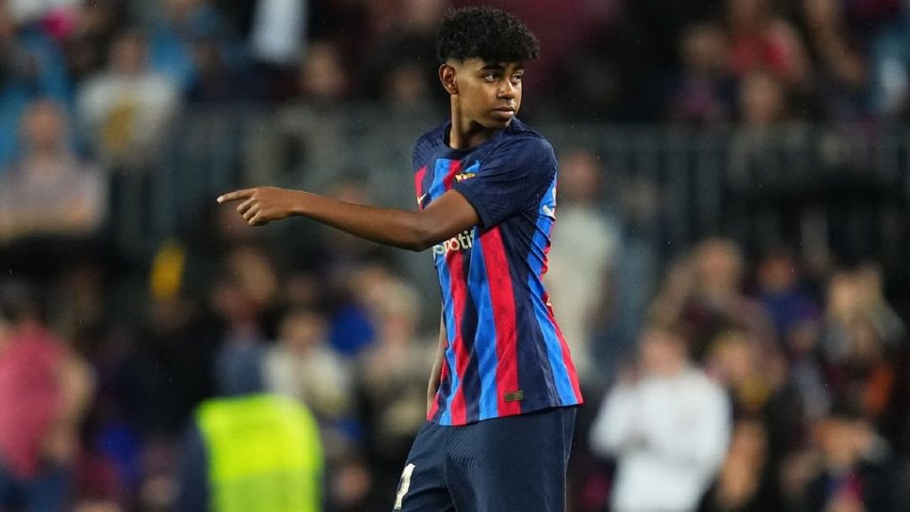 برشلونة يتحرك لتجديد عقد لامين يامال لـ5 سنوات