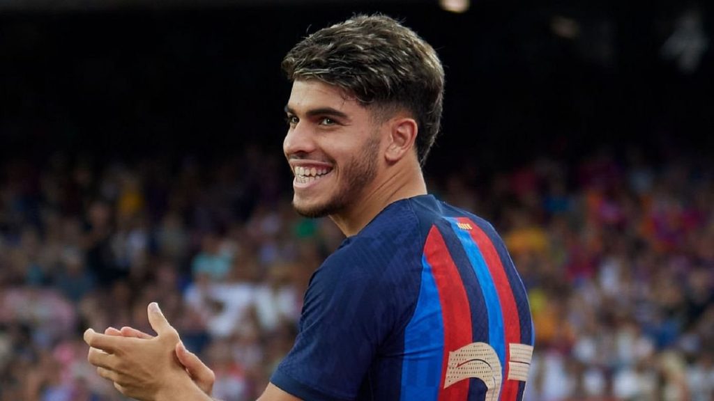تشافي يطالب برشلونة ببقاء عبدالصمد الزلزولي مع الفريق