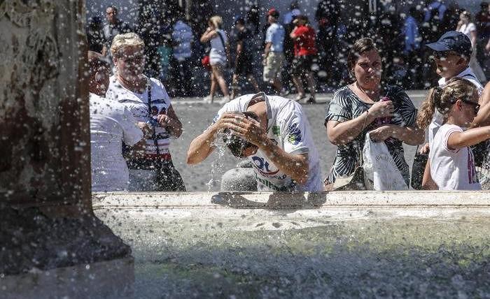 إيطاليا تصدر إنذارا أحمر بسبب موجة حرارة قوية
