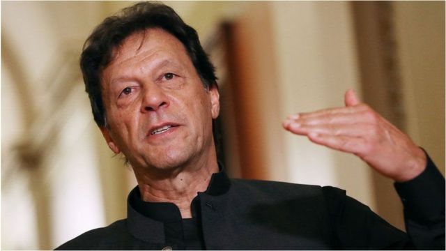 في أول رد له...حزب عمران خان يصف الحكم بالمسيّس