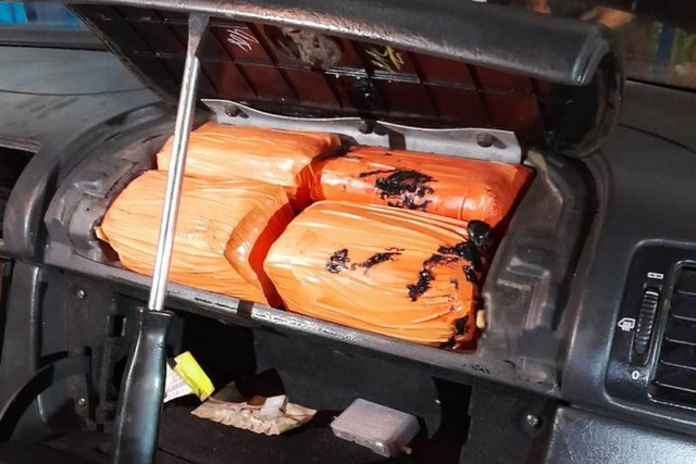 معبر باب مليلية .. حجز أزيد من 57 كلغ من مخدر الشيرا داخل سيارة أجنبية