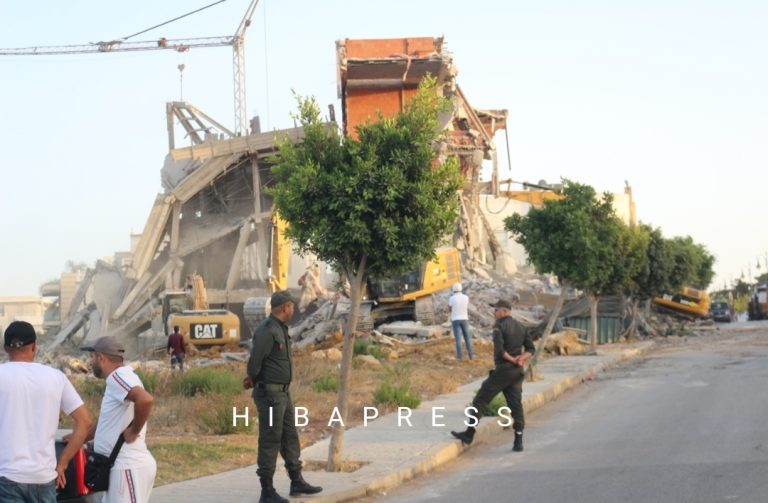 هدم بنايات مخالفة بمنطقة الرهراه ..أين كانت أعين السلطات بطنجة ؟