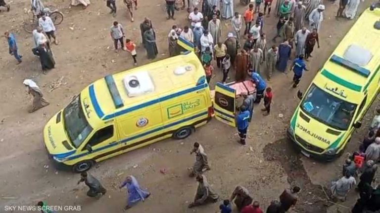 قرية مصرية تشيع جثامين 74 من شبابها قضوا في ليبيا