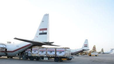 Photo of مصر.. السيسي يتفقد طائرات معدات الدعم المتجهة إلى ليبيا والمغرب