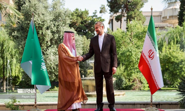 أول سفير سعودي يصل طهران بعد استئناف العلاقات