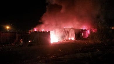 Photo of التهام 11 برّاكة وانفجار قنينات غاز في حريق سوق سطات