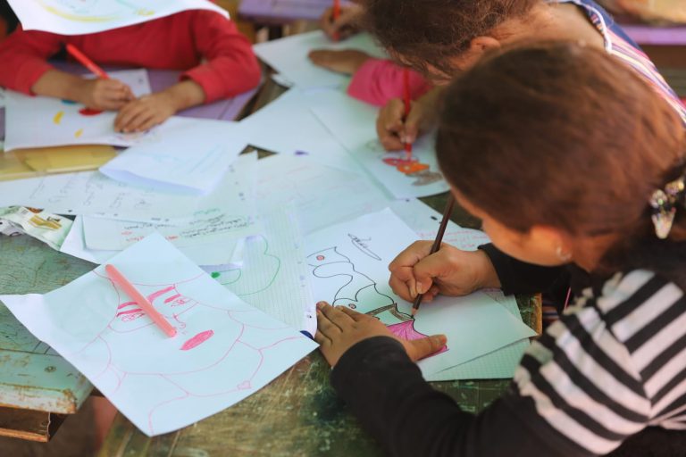 بعد "السواد".. الألوان الزاهية ترسم مستقبلا أفضل للأطفال ضحايا الزلزال