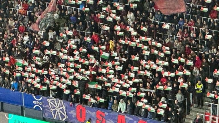جماهير أوساسونا الاسباني ترفع أعلام فلسطين في مباراة غرناطة