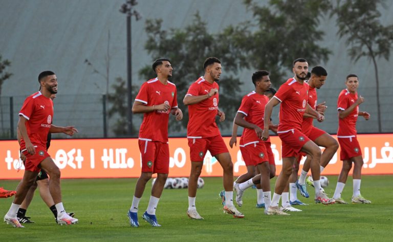 أسود الأطلس يتوجهون الأربعاء إلى الكوت ديفوار في رحلة مباشرة