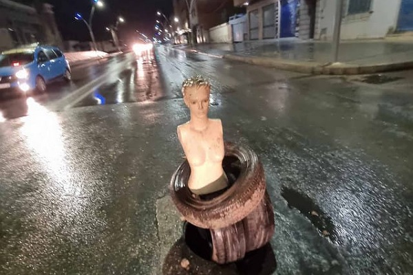 بعد التساقطات المطرية .. ظهور علامة تشوير جديدة بالناظور