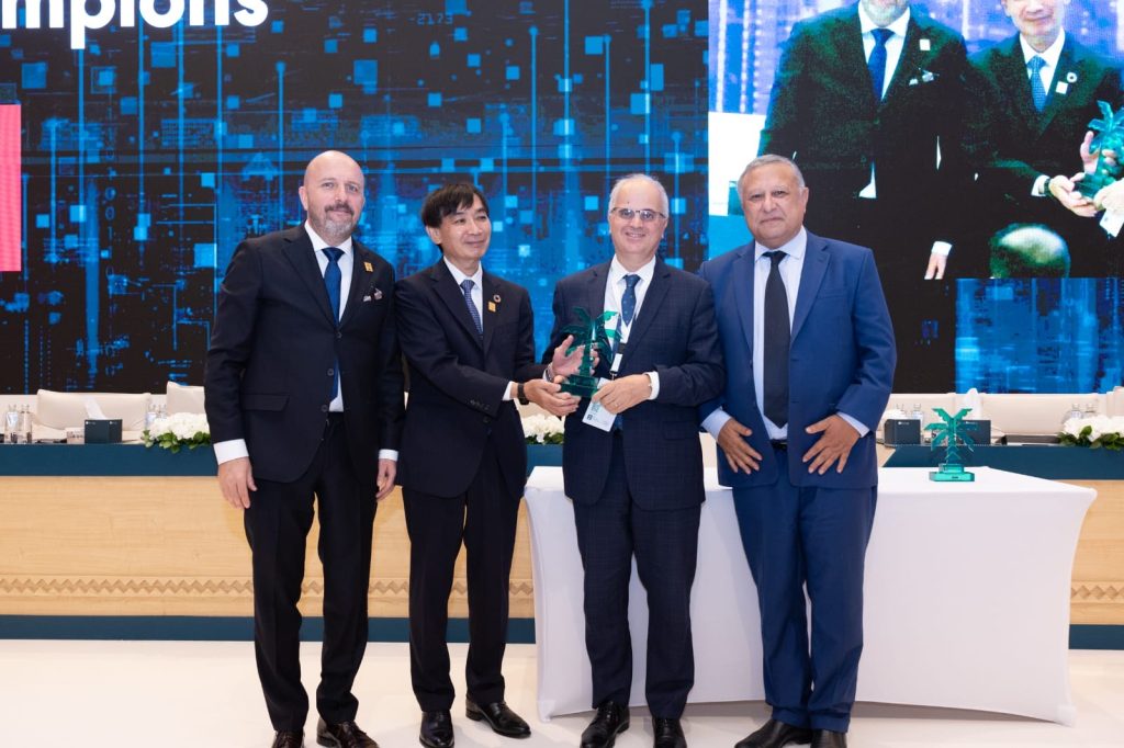 المغرب يحصل على جائزة أحسن تقدم على الصعيد العربي والعالمي في مؤشر التنمية البريدية