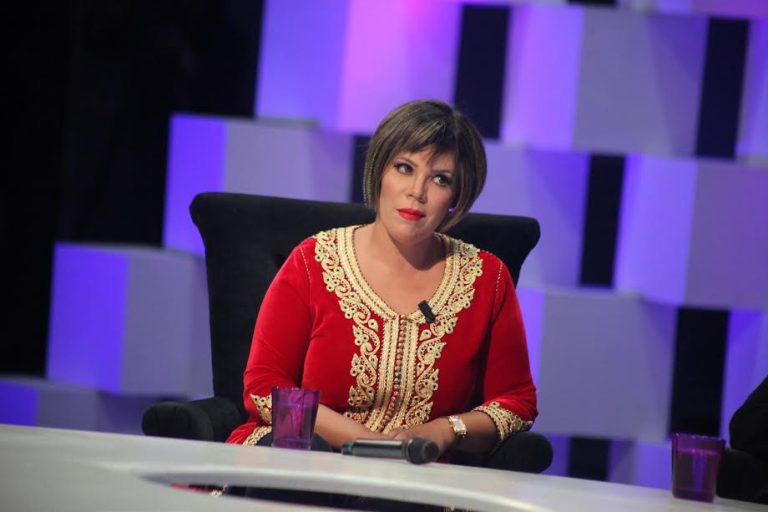 فنانة مغربية تتعرض لسرقة سيارتها من أمام منزلها