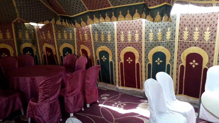 شخص يهاجم حفل زفاف داخل "خيمة" بـسكين