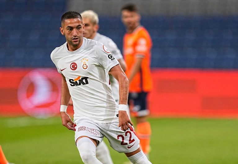 مدرب غلطة سراي يحسم موقف زياش من المشاركة أمام بايرن ميونيخ