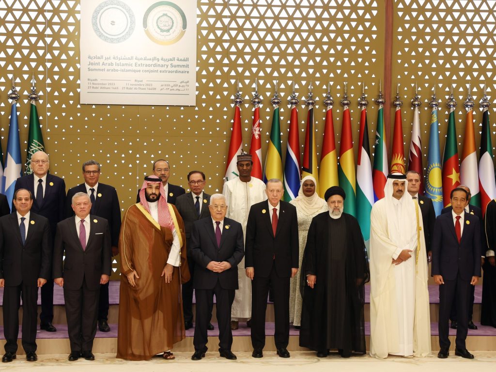 قمة الرياض : نرفض بشكل مطلق النقل القسري وتهجير الشعب الفلسطيني