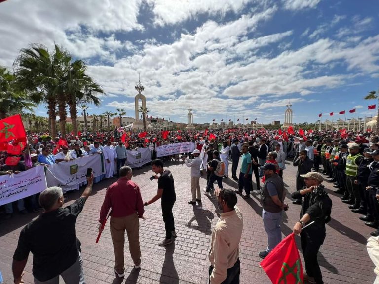 مسيرة حاشدة بالعيون تنديدا بهجمات "البوليساريو" الهمجية