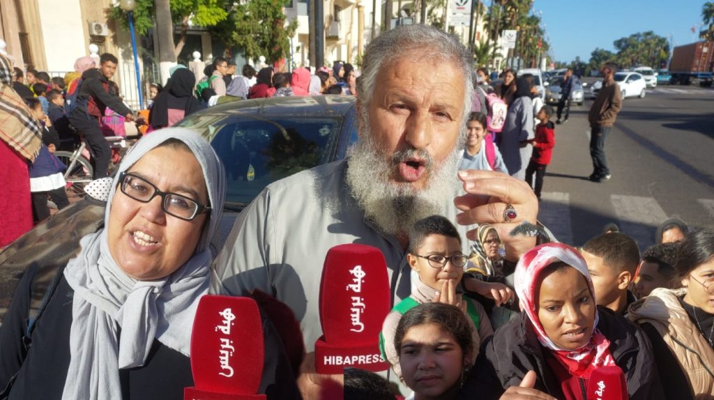 أمهات بسطات يخرجن عن صمتهن: "بغينا وليداتنا يقراو" + " فيديو"