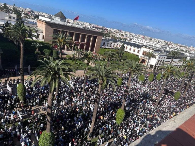 في مسيرة ضخمة.. الأساتذة يحتجون ضد "النظام الأساسي" بالرباط