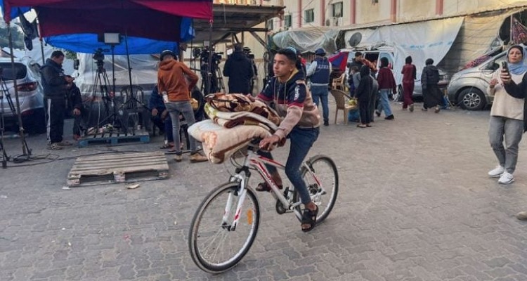 بدء سريان الهدنة الإنسانية في غزة ودخول شاحنات الوقود والغاز