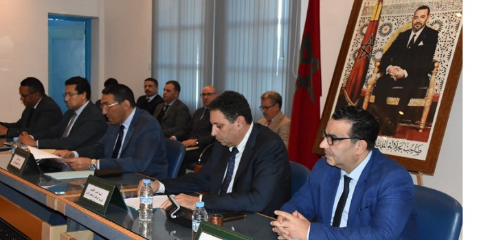 مضيق_فنيدق..ممثلوا جمعيات آباء و أولياء التلاميذ يناشدون الأستاذة لإستئناف عملهم