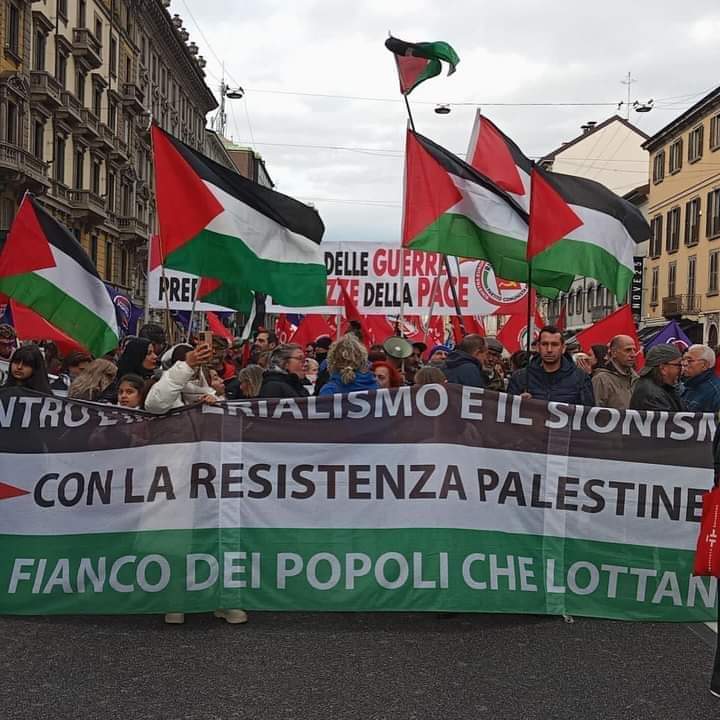 مسيرة الإيطاليين في ميلانو رفضا للعدوان الإسرائيلي على عزة