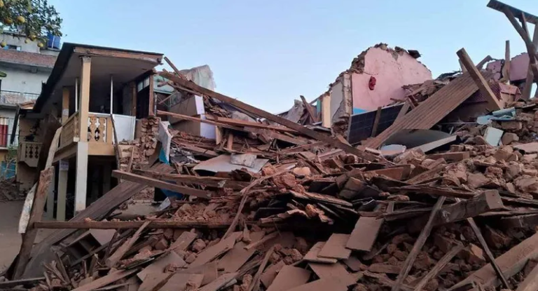 "دعم" إعادة بناء المنازل المتضررة من الزلزال بورزازات