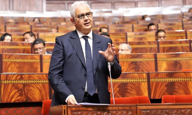 بركة: المغرب شرع في تحلية مياه البحر منذ السبعينيات