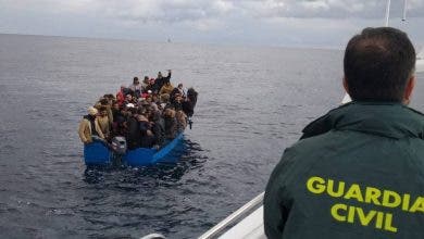 Photo of البحرية الاسبانية تنقذ قاربا على متنه مهاجرين أبحروا من سواحل الحسيمة