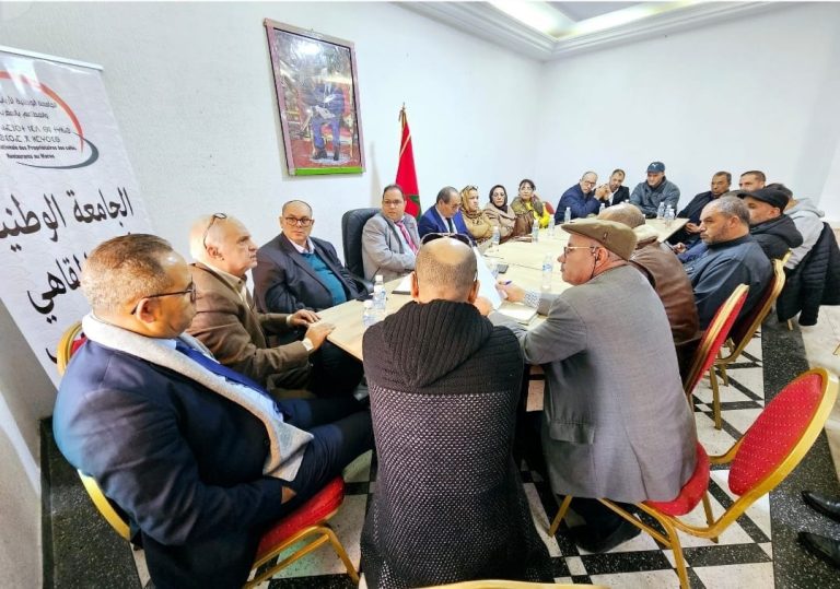 أرباب المقاهي والمطاعم يستنكرون استفحال ظاهرة مقاهي ومطاعم العربات المجرورة