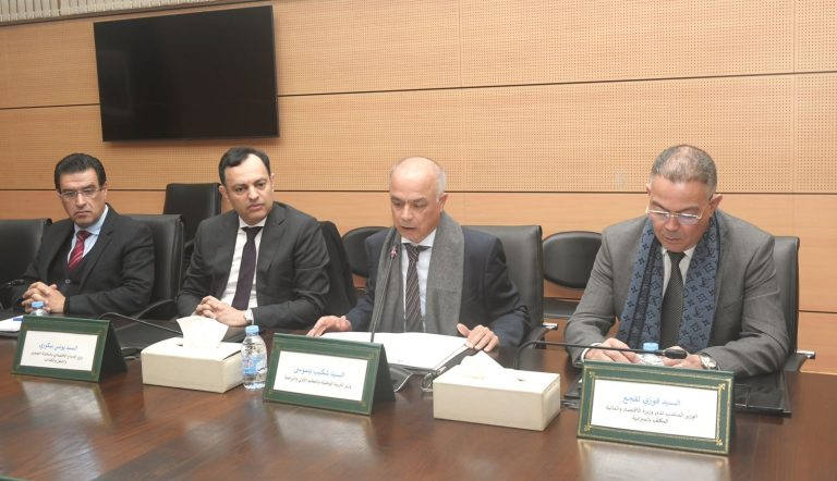 رسميا.. الـFNE تدعو الأساتذة إلى تعليق الاحتجاجات والالتحاق بالأقسام