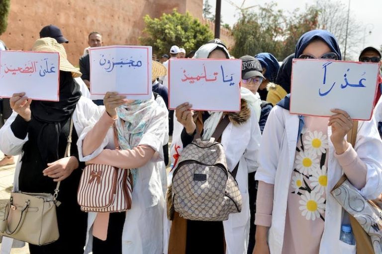 تنسيقية الأساتذة ترفض زيادة الحكومة و تقرر الاستمرار في الإضراب عن العمل
