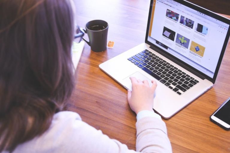 دراسة: الجلوس طويلا في العمل يرفع معدل الوفاة المبكرة