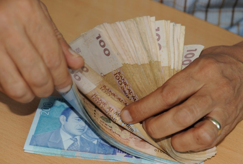 إدارة الجمارك تعفي المستوردين الذي اقتنوا السلع من الخارج قبل يناير