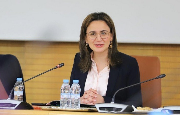 مزور تستعرض "توجهات التنمية الرقمية" أمام أنظار الحكومة