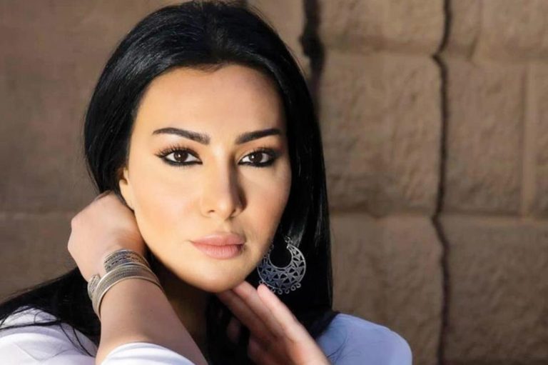 ميرهان حسين تكشف حقيقة ارتباط خطيبها السابق بشرين عبد الوهاب