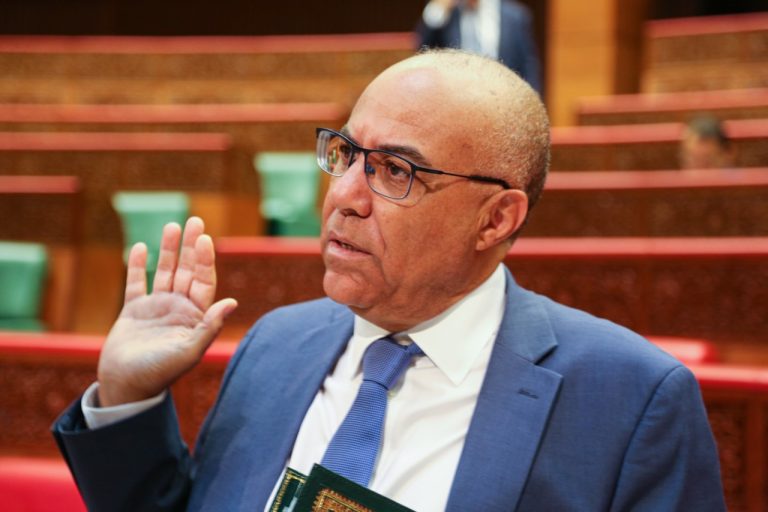 أزمة طلبة الطب ..أسئلة حارقة بعد حزمة الإجراءات الحكومية