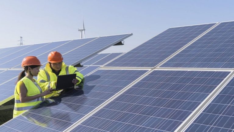 مشاريع إنتاج الطاقة الشمسية بالمغرب.. ارتفاع في التراخيص و الحكومة تستجيب