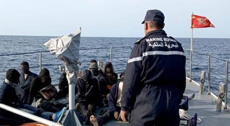 البحرية الملكية تنقذ 57 مرشحا للهجرة السرية بسواحل طرفاية