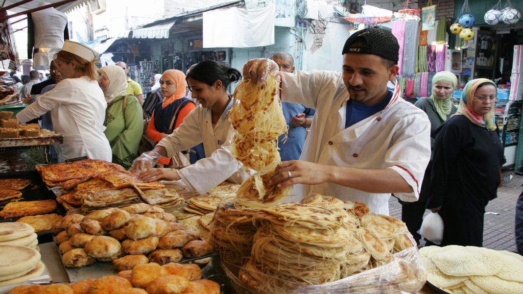 شهر رمضان.. الحكومة: "المنتجات متوفرة وعملية المراقبة متواصلة