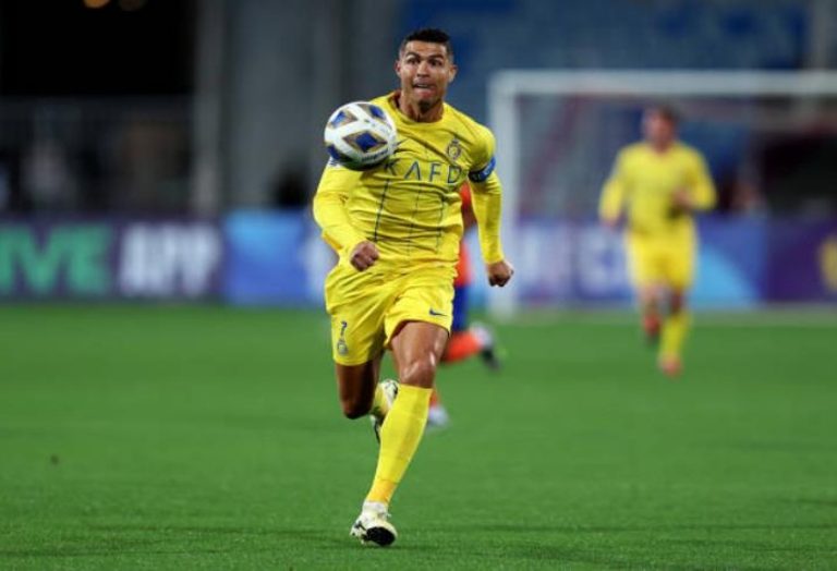 رونالدو يقود النصر للفوز على الفتح وتقليص الفارق مع الهلال