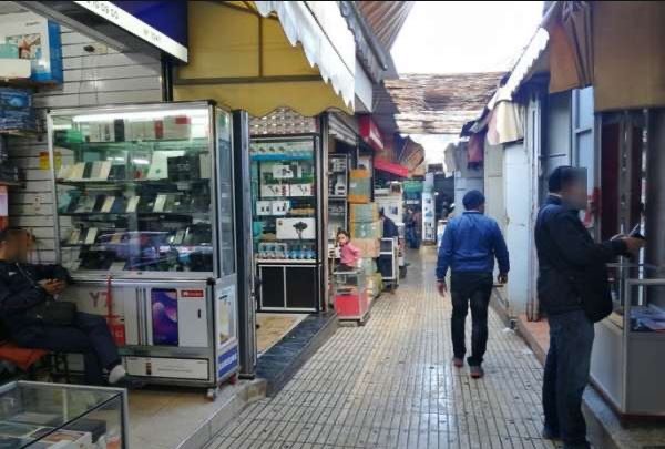 بسبب هدايا للمؤثرين …شركة للهواتف النقالة تغضب التجار المغاربة