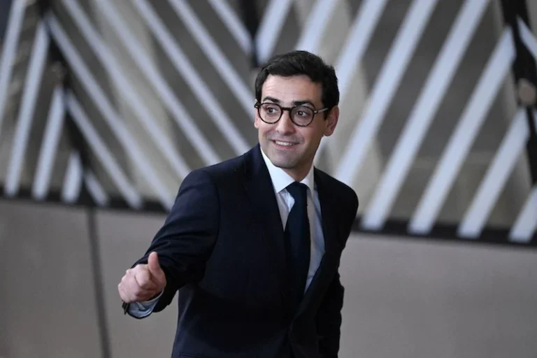 وزير الخارجية الفرنسي يزور المغرب ويلتقي بوريطة غدا الاثنين