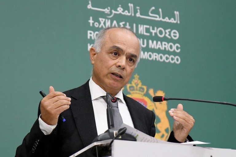 بنموسى: "الأستاذ أيولي يبدا مسارو المهني ب 6600 درهم شهريا"