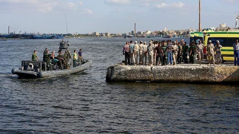 مصر ..مصـ..ـرع 8 عمال في غرق مركب بنهر النيل