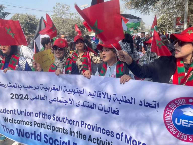 صحراويون مغاربة يفضحون انتهاكات حقوق الإنسان بمخيمات تيندوف بمؤتمر عالمي بالنيبال