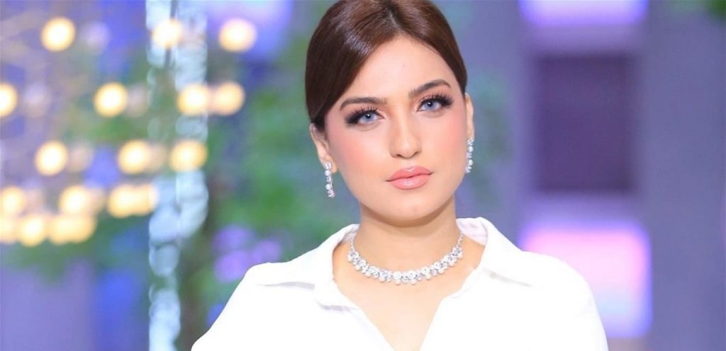 ما حقيقة ارتباط ياسمين عز بصاحب قناة عربية