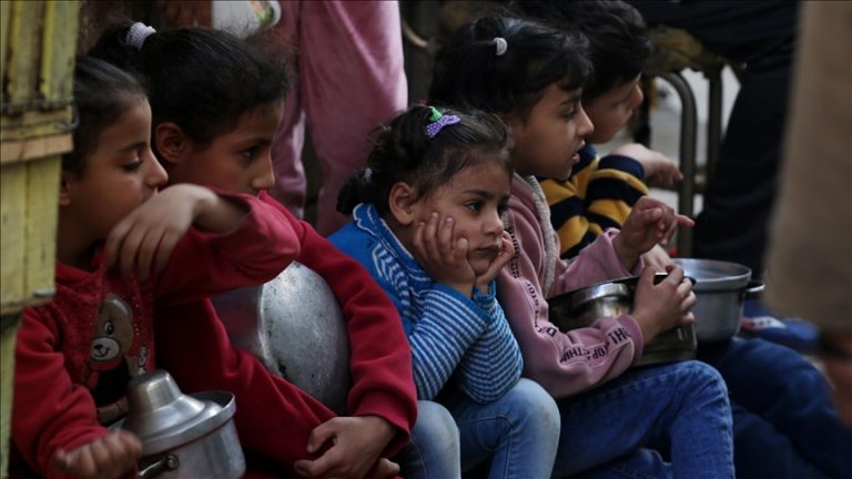 بعد أشهر من الحصار.. أطفال يموتون جوعا في غزة