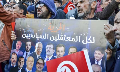 تونس.. معتقلون سياسيون في إضراب عن الطعام