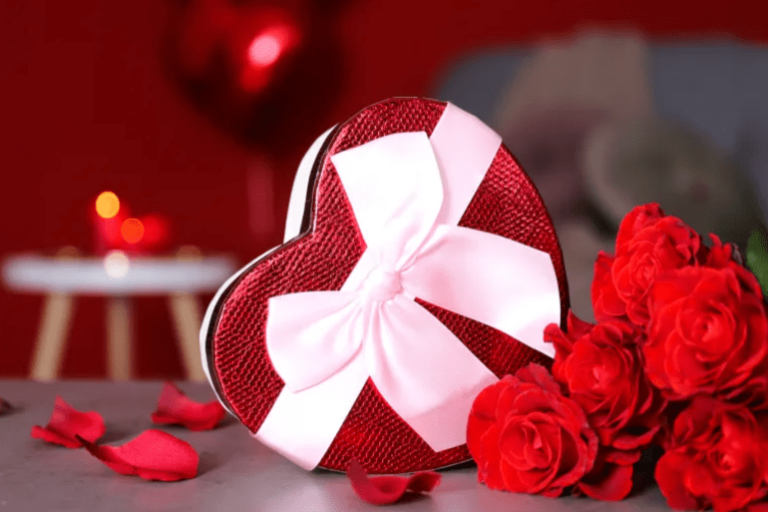 عيد الحب.. هلالٌ لم تُثبت رؤيته في زمن الحرب والنفاق