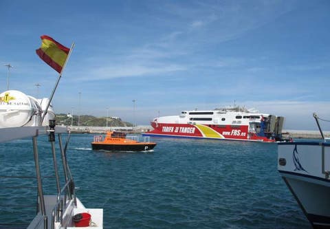 المغرب واسبانيا يتفقان على اطلاق خط بحري بين مدينة طرفاية وجزر الكناري